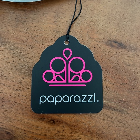 PAPARAZZI White Faux Leather Bracelet - Picture 5 of 6